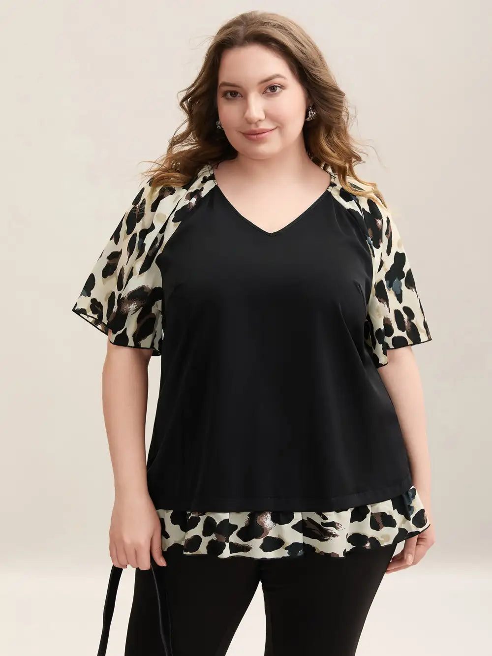 Leopard Print Spliced V-Neck Blouse