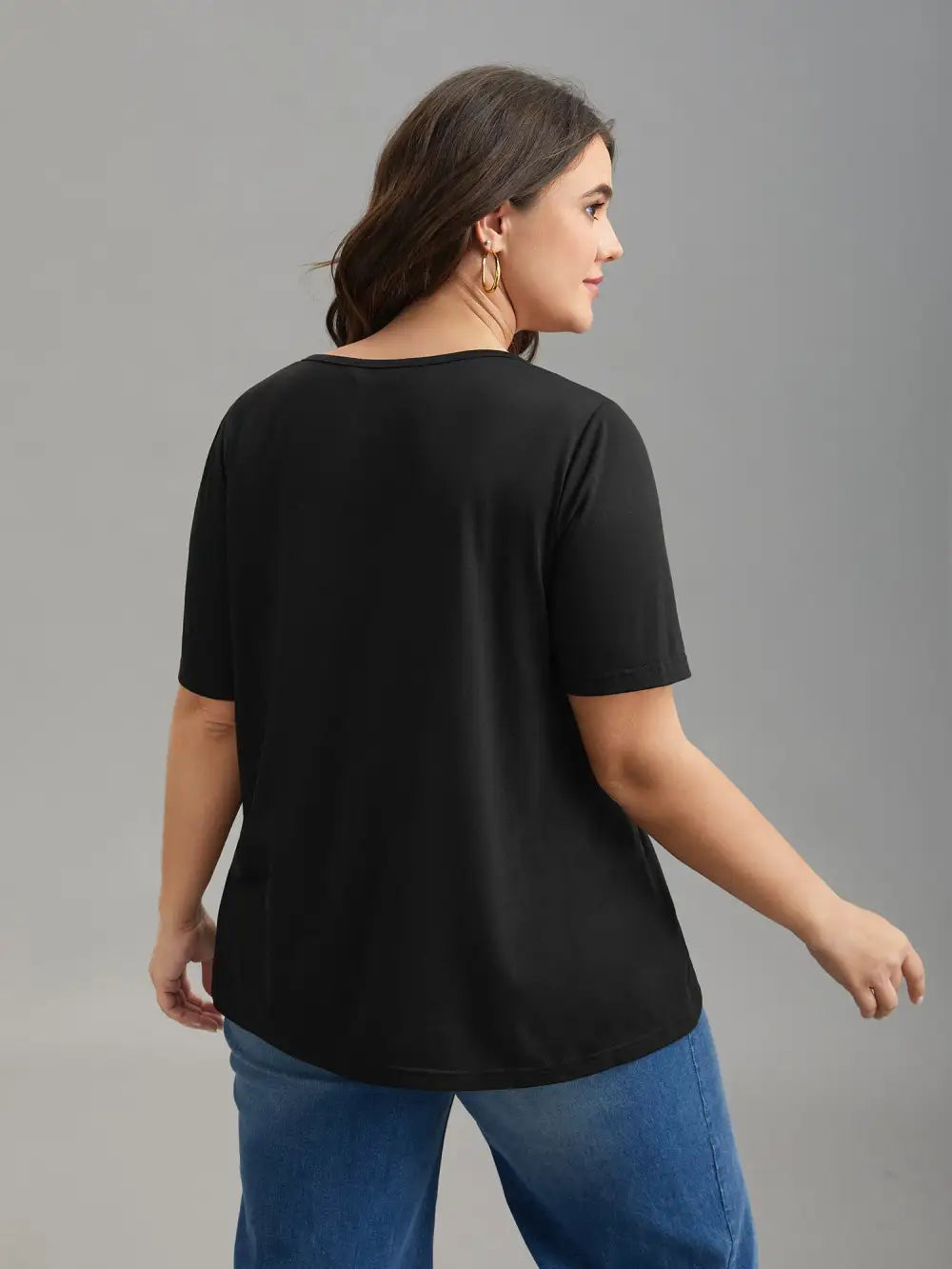 Stretchy Ripped Neck Fitted T-Shirt