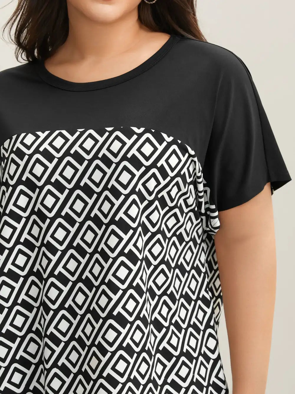 Geometric Print Spliced Crew Neck T-Shirt