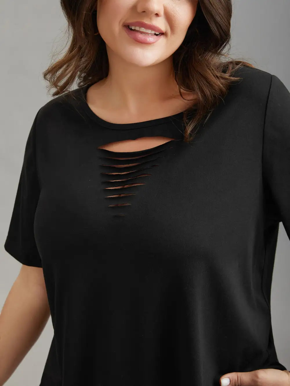 Stretchy Ripped Neck Fitted T-Shirt
