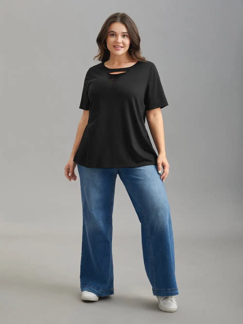 Stretchy Ripped Neck Fitted T-Shirt