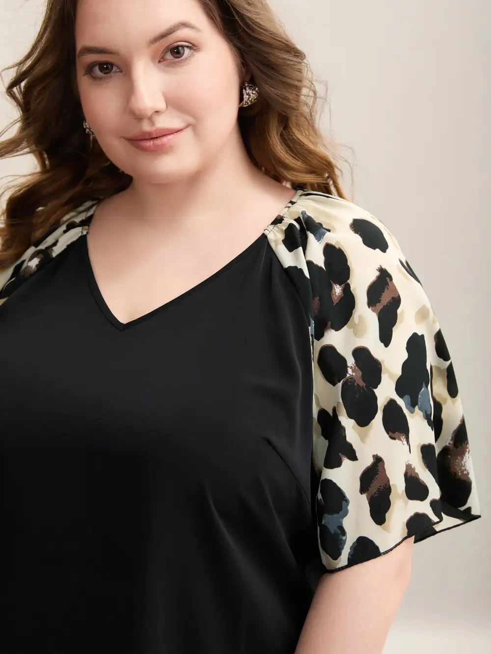 Leopard Print Spliced V-Neck Blouse
